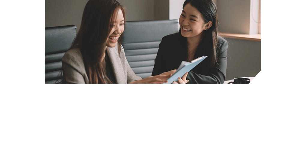 キャリアコーチ制度 AKKODiSには就業中の皆さんをサポートする専任キャリアコーチが在籍しています。キャリアコーチは皆さんひとりひとりとのコミュニケーションに専念し、お困りごとを解決したり、スキルアップのために必要な研修を案内するなど、キャリアアップに必要なサポートをしてくれます。